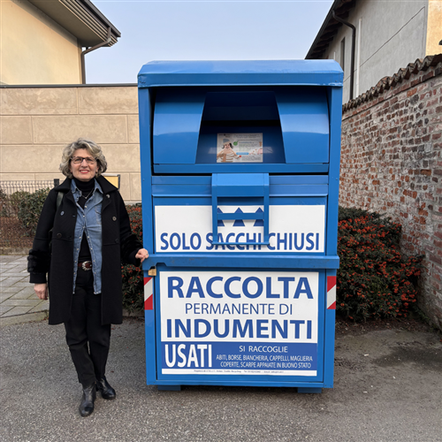 Nuovi contenitori per la raccolta di abiti usati a Crescentino.